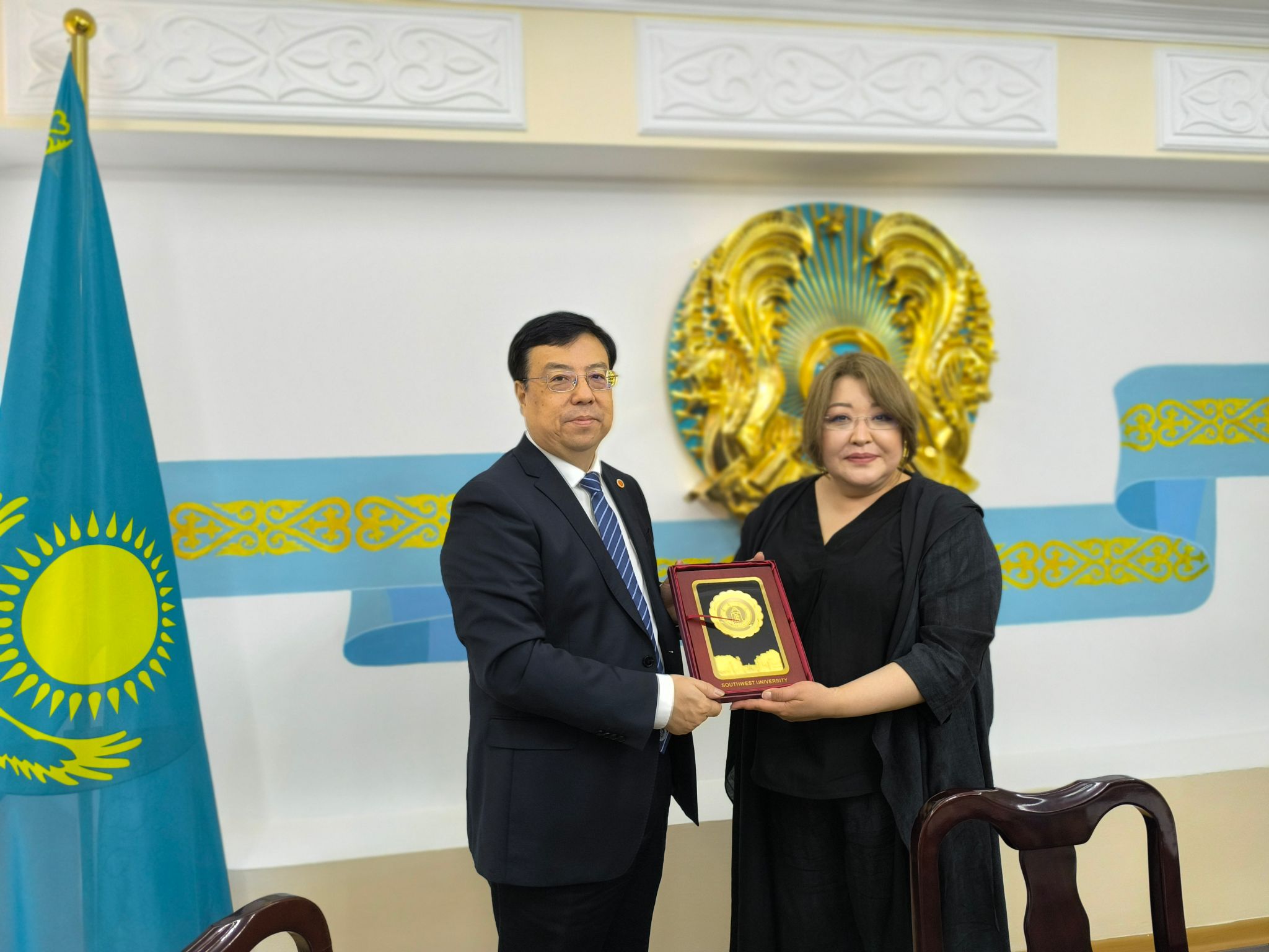 文件名称:哈国外语大学.jpg原图大小:5.58MB