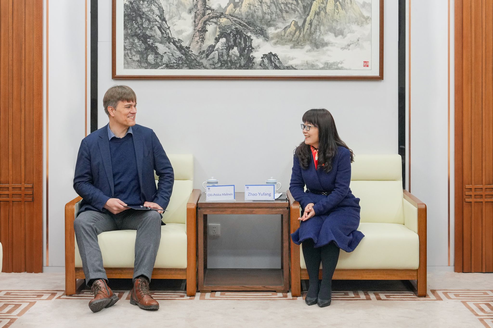 文件名称:会谈.jpg原图大小:5.17MB