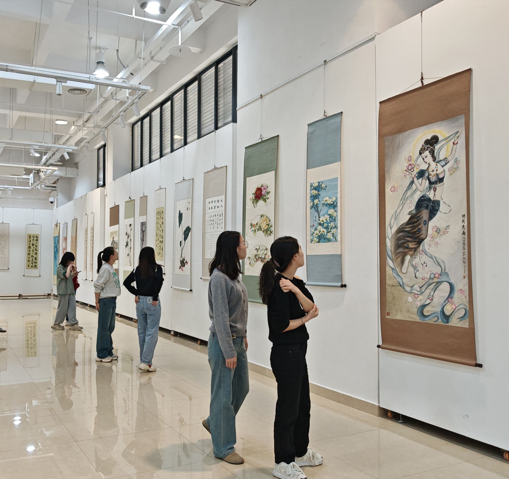 原图大小:2.47MB文件名称:老年书画摄影展 西南大学书画研究会提供.jpg