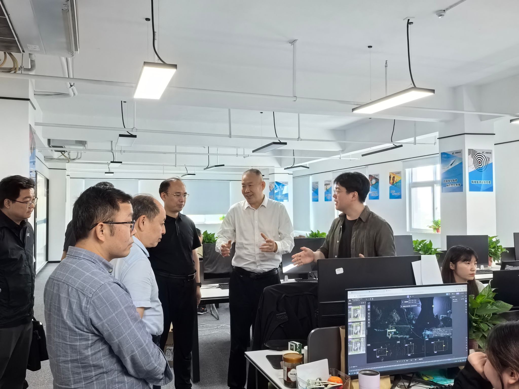 文件名称:参观炎黄科技园2.jpg原图大小:2.59MB