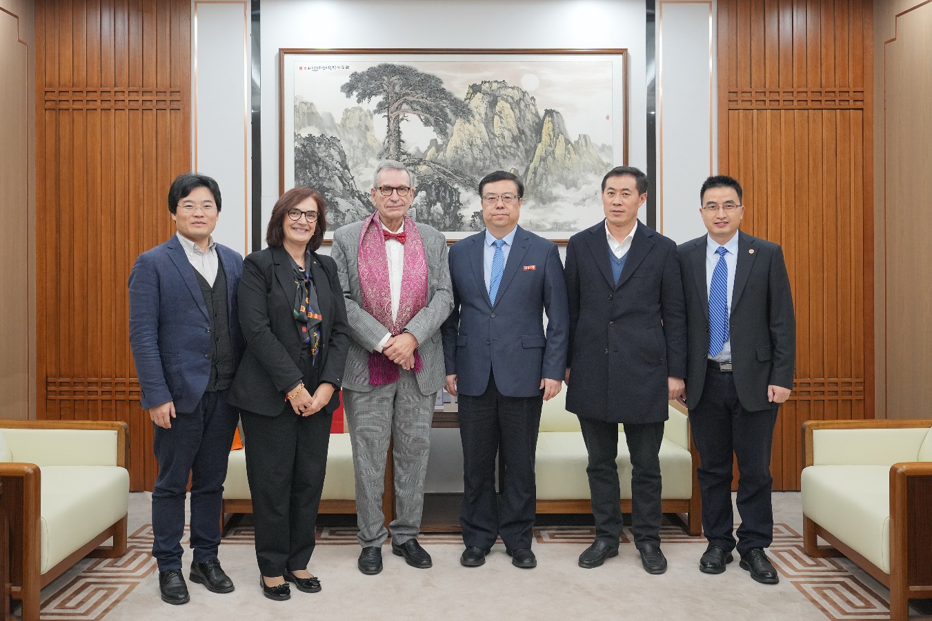 文件名称:image2.jpeg原图大小:NaNGB